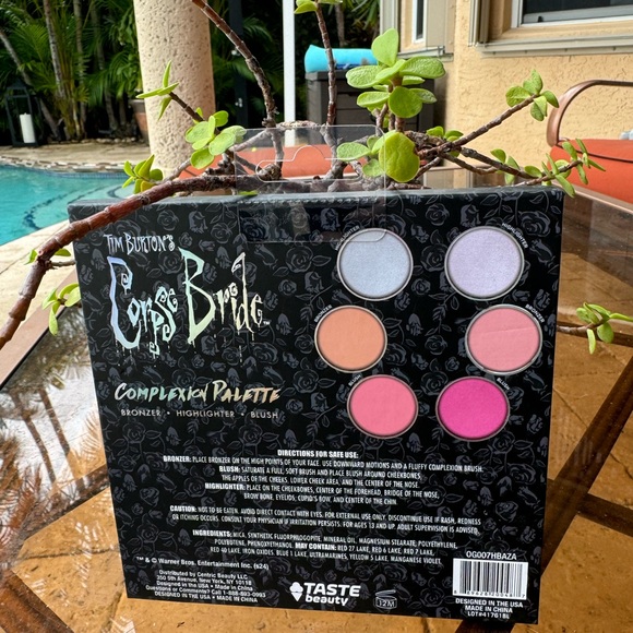 Tim Burton’s Corpse Bride Complexion Palette & Everlasting Setting Mist Set - Picture 7 of 10